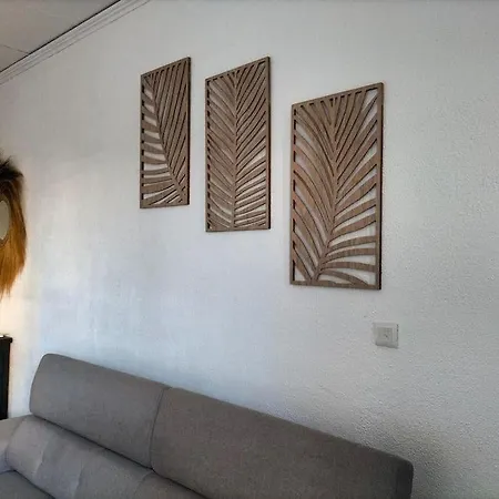 Climatise Avec Patio 아파트 *