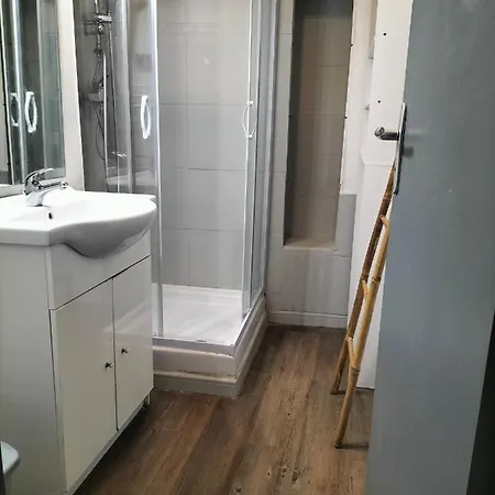 Climatise Avec Patio 아파트